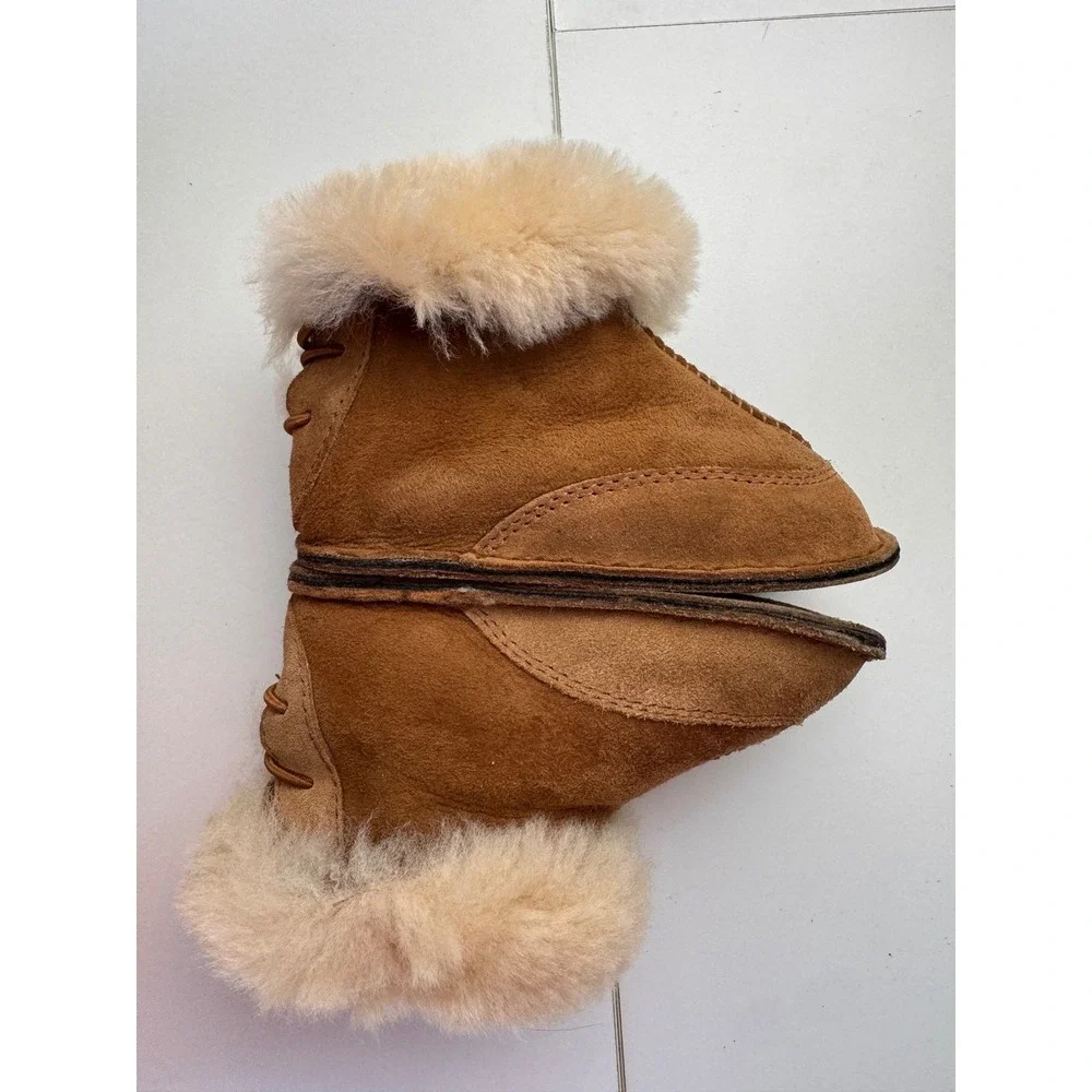 UGG Australia Shearling Suede Sheepskin Fur Lined Baby Moccasins‎ M